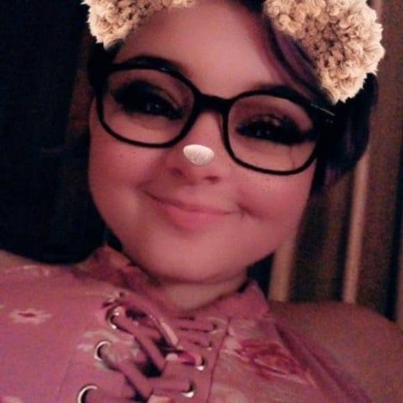 Meet your Posher, Brooke - Picture 1 of 1